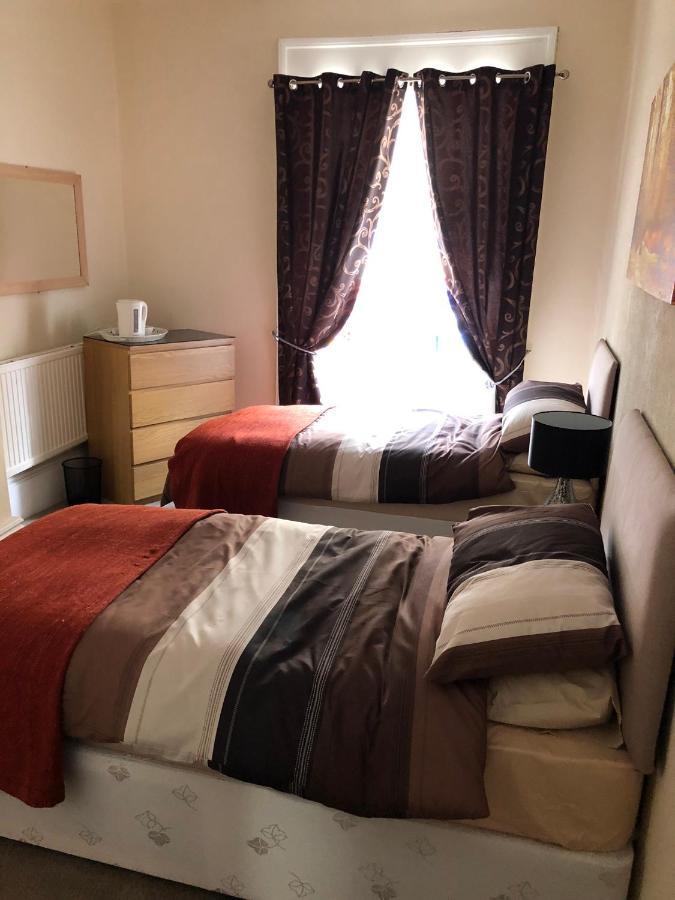 Wellington Tavern Accommodation Dewsbury Exteriör bild