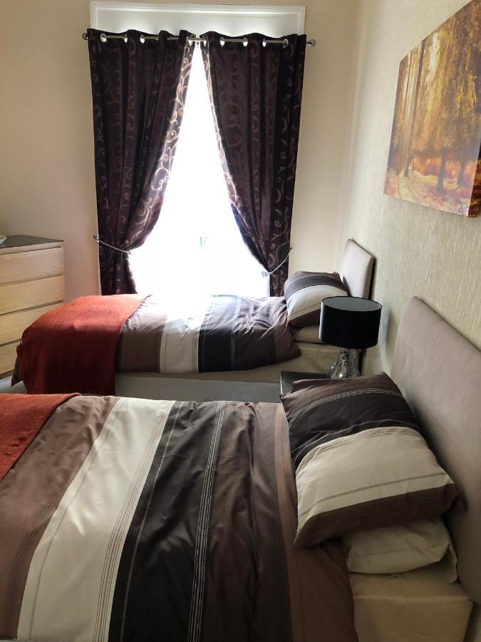 Wellington Tavern Accommodation Dewsbury Exteriör bild
